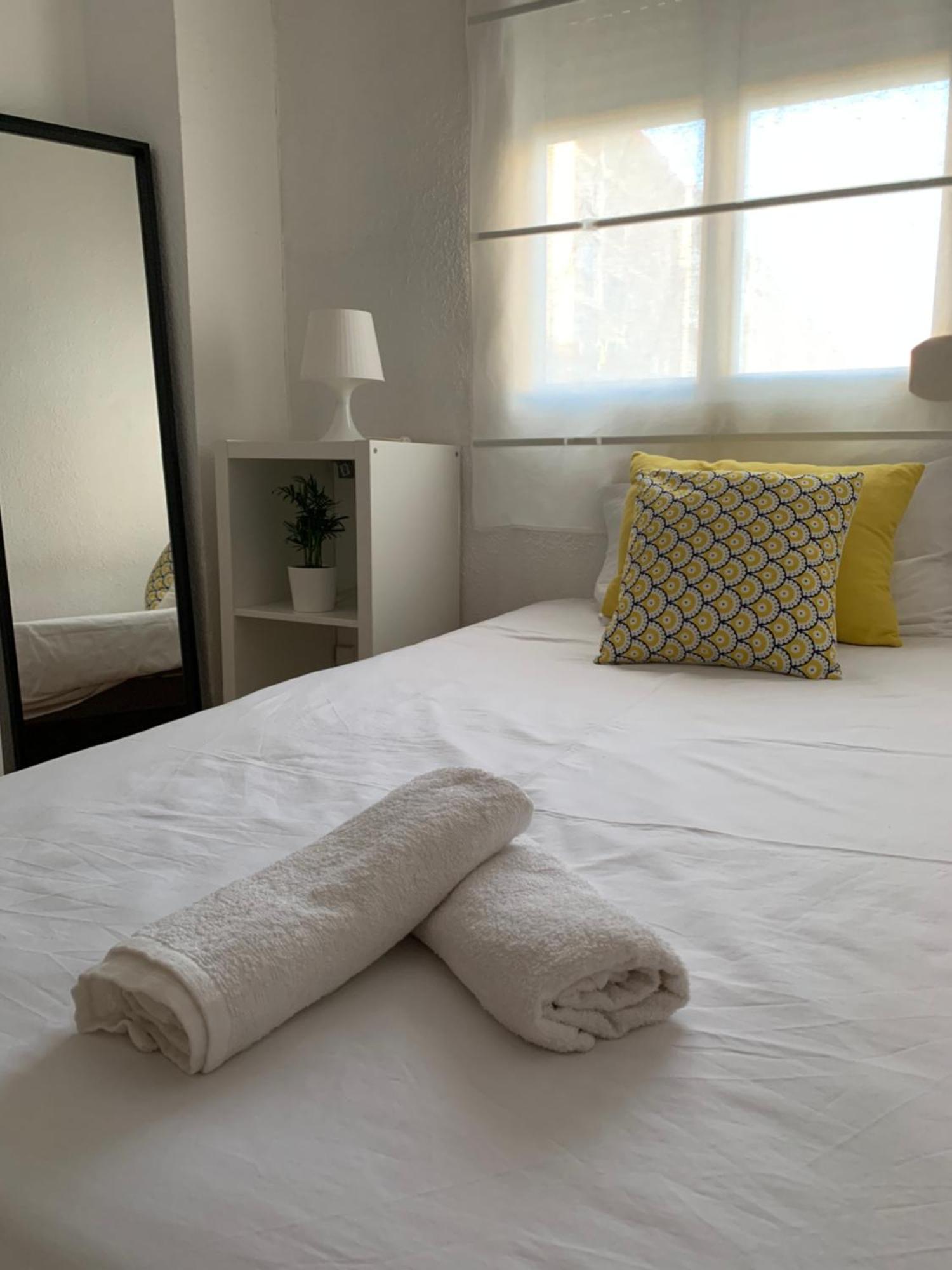 Bueno, Bonito Y Barato Apartment Малага Екстериор снимка