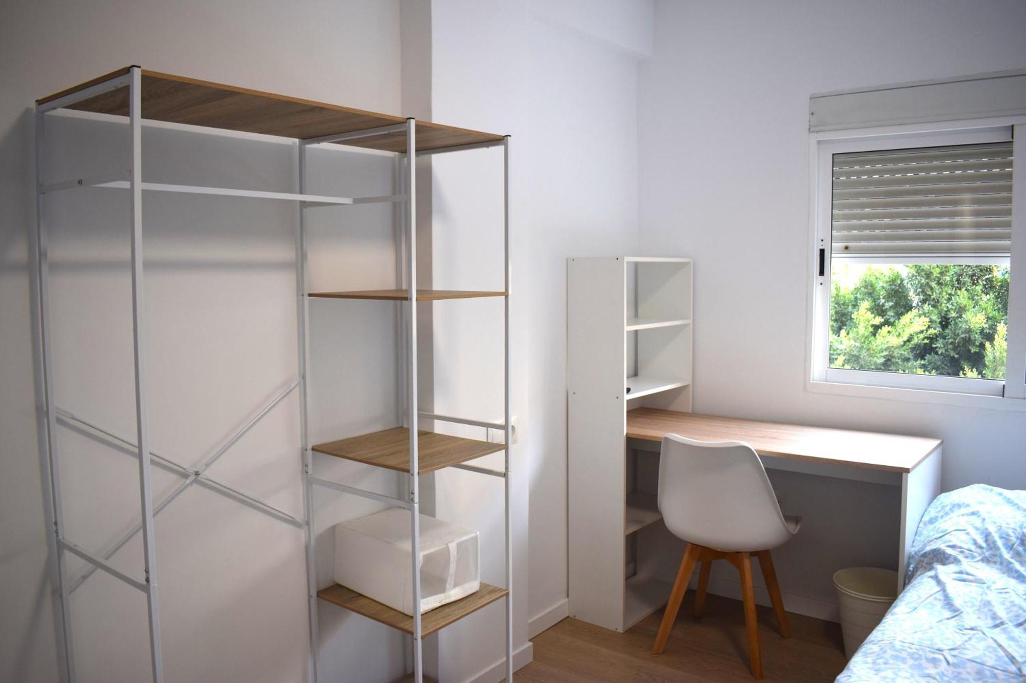 Bueno, Bonito Y Barato Apartment Малага Екстериор снимка